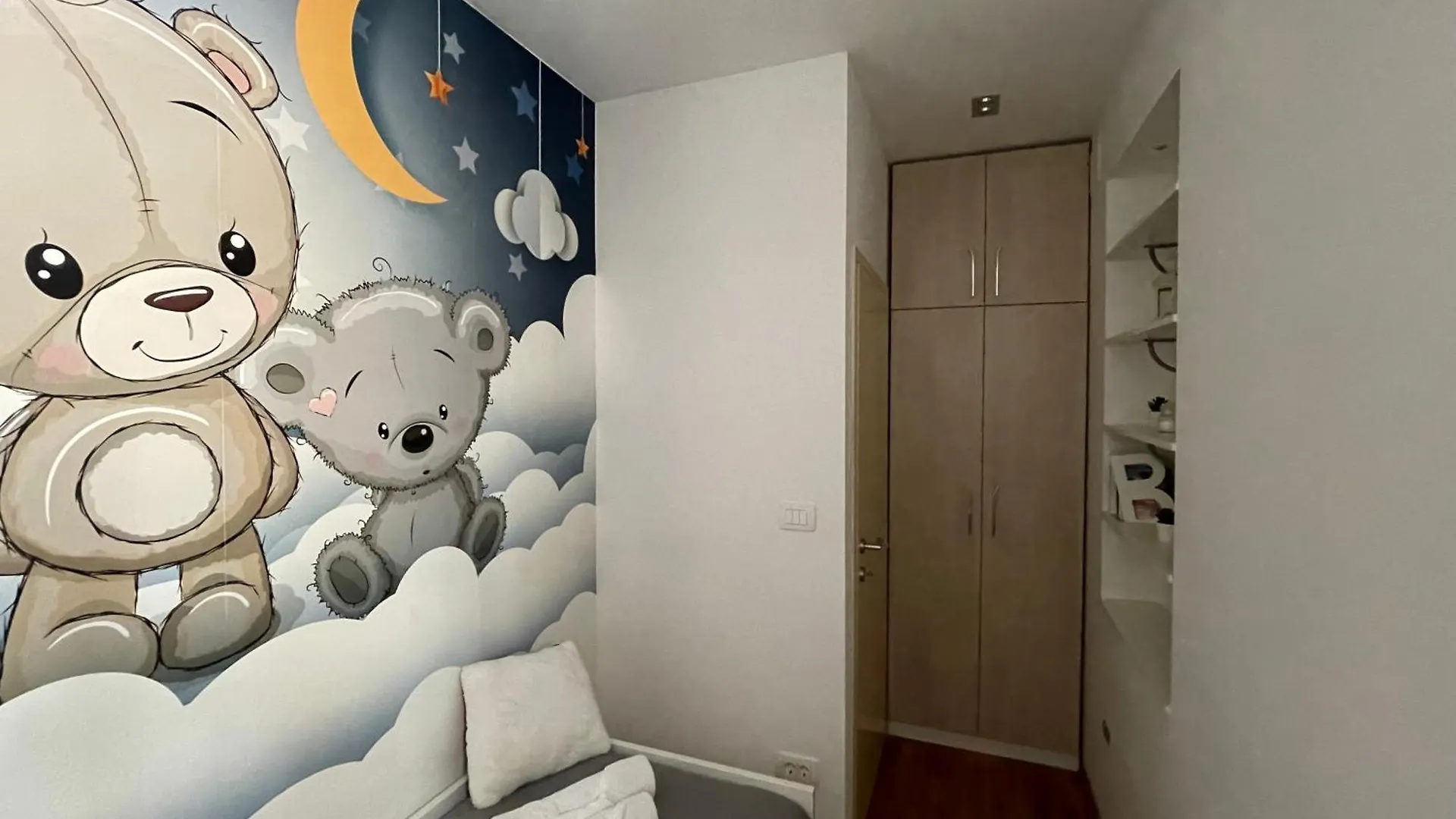 Apartment “Jelin Dvor” 3+2, Bacvice, Split 0*,